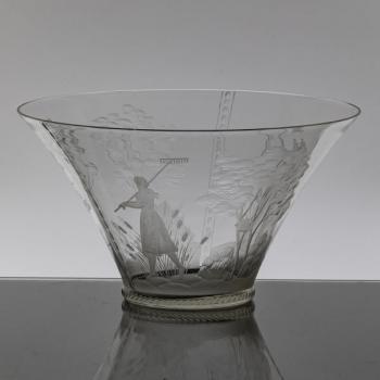 Art deco bowl with a harvest motif Art deco bowl with a harvest motif