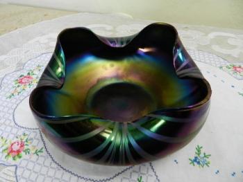 Glass Bowl - iridescent glass - Wilhelm Kralik Sohn (Co.) (1881–1938) - 1900